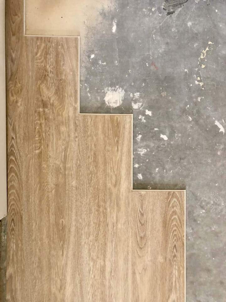 Revêtement de sol vinyle SPC, Lévis