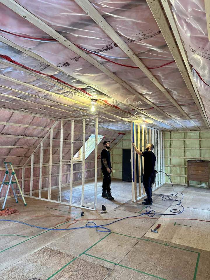 Installation de cloisons, Lévis