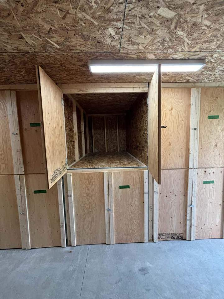 Casier de rangement ouvert, Lévis