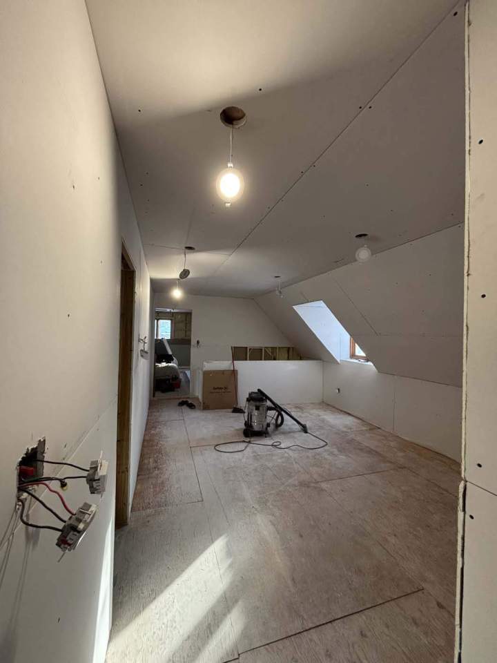 Pièce de vie en cours de finition, Lévis